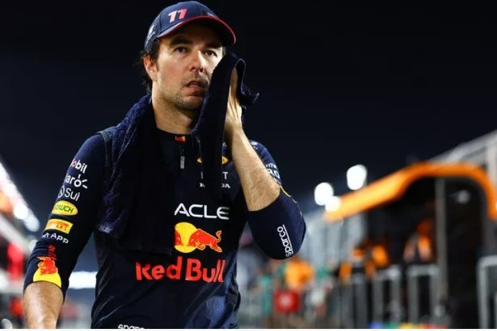 As Daniel Ricciardo waits in the background, Sergio Perez receives the Red Bull “ultimatum.”