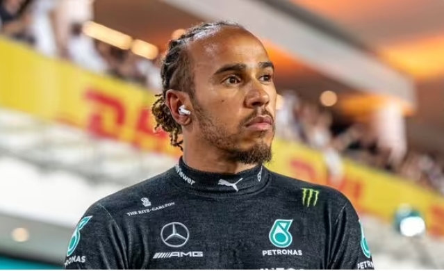 Mercedes star is tactfully ruled out, leaving Lewis Hamilton’s teammates in disarray.