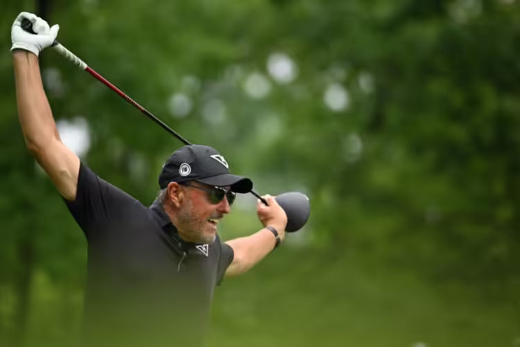 Bryson DeChambeau shares what he noticed about Phil Mickelson immediately before he holed his incredible flop shot